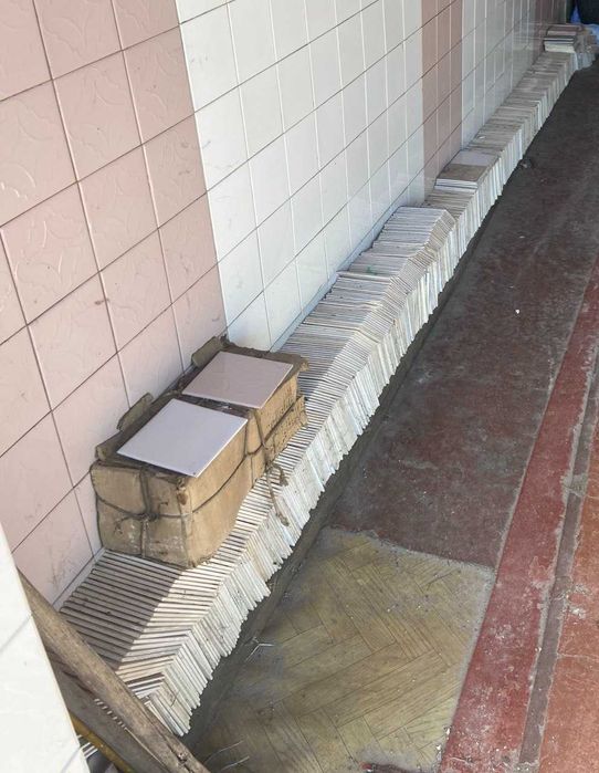 Керамическая настенная глянцевая плитка. Чехия 15х15 новая