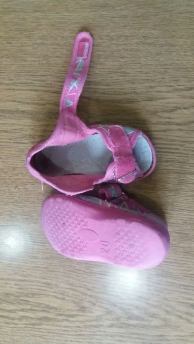 Продам босоножки 20р