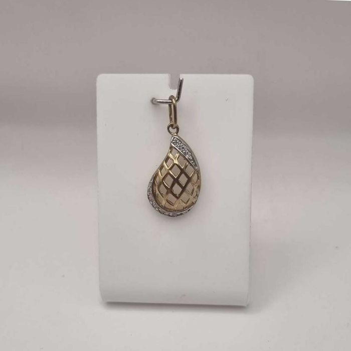 Złota zawieszka pr. 333 z cyrkoniami - używana