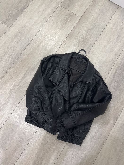 Шкіряна куртка з нової колекції Zara