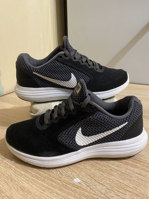 Кросівки Nike revolution 3