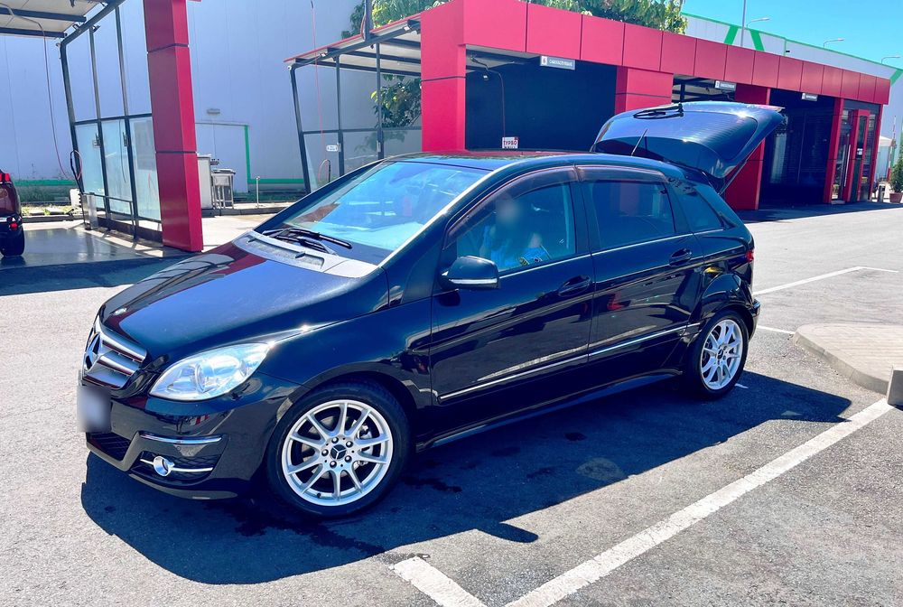 Mercedes-Benz B-Class 2010 • W245 (FL)  • 2.0  AT (136 к.с.)  • Premium full