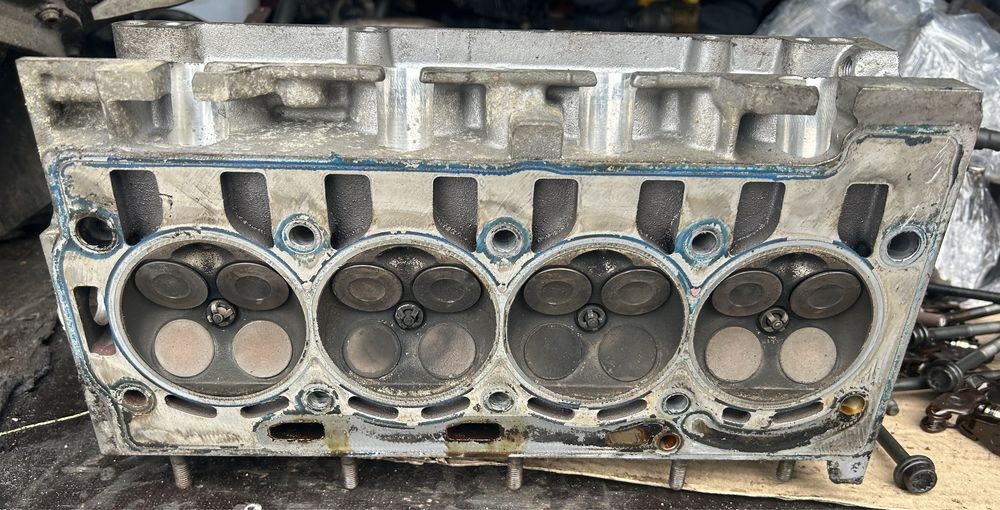 Головка блок 1.6 FSI Гольф 5