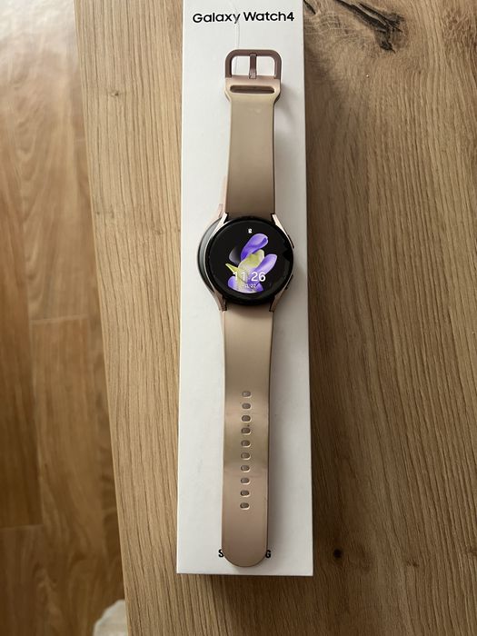 Продам смарт годиник Samsung Galaxy Watch4