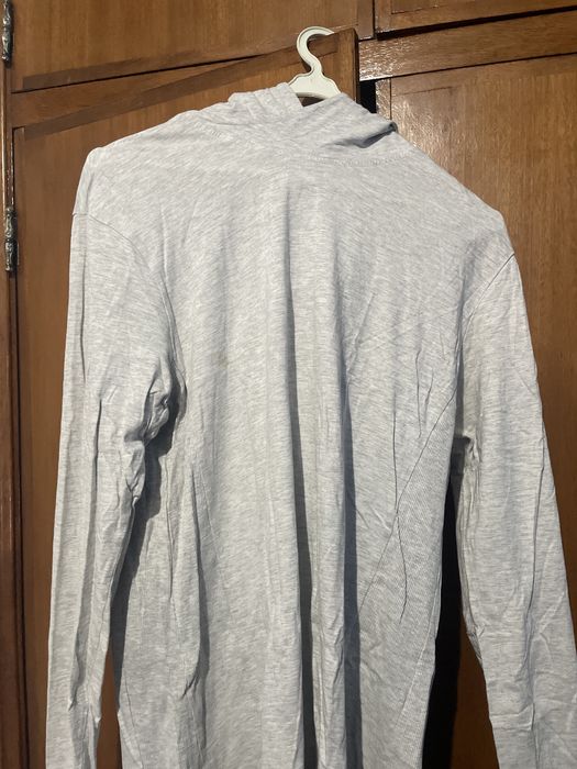 Camisola com Capuz Cinza - Tamanho M