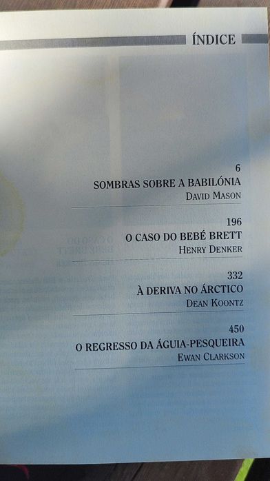 3 Livros com 4 histórias compactas da Reader's Digest