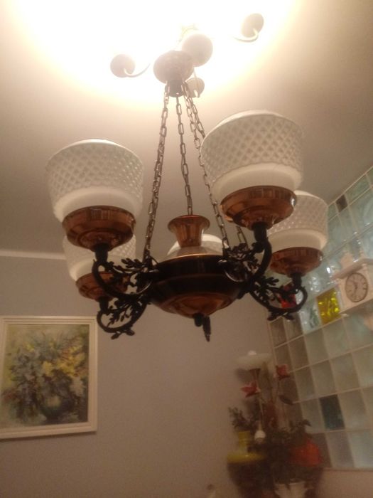Żyrandole retro z PRL-u plus klosze z epoki