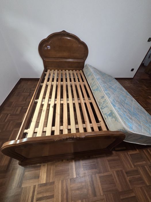 Vendo cama de solteiro