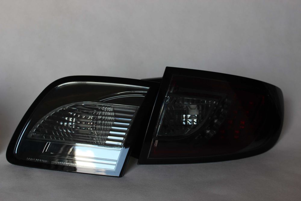 Lampy światła tylne tył MAZDA 3 r.03-09 sedan Black SMOKE LED NOWE!