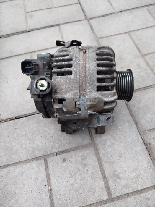 Продам генератор тойота авенсіс т 25