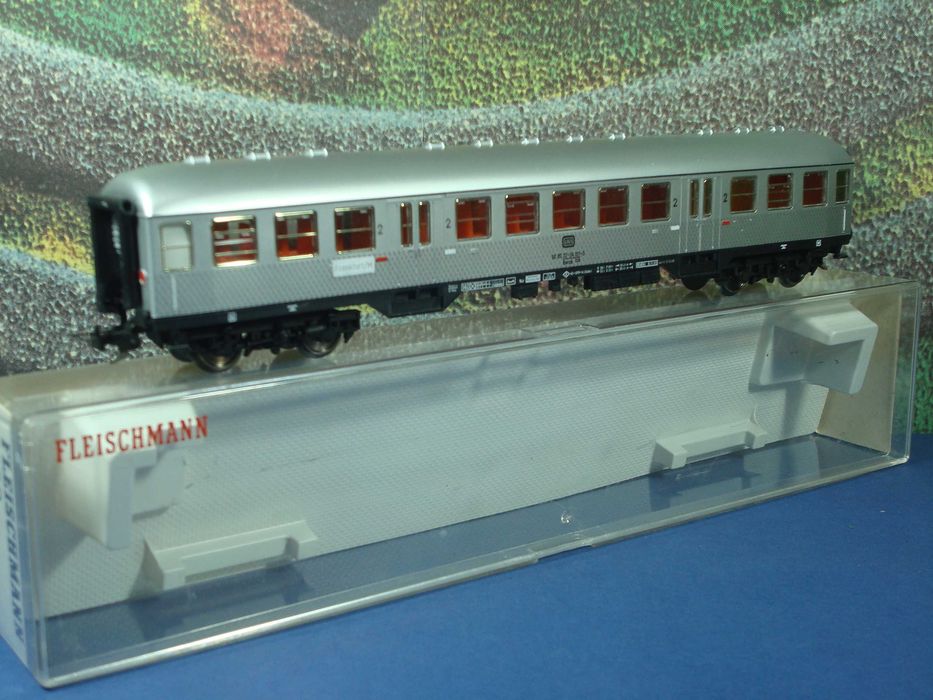 Fleischmann H0 5122 - Carruagem 2ª Classe "Silberling" "DB"/ Usado