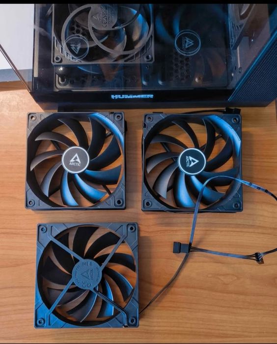 3 Fan's ARCTIC 120mm PWM PST PC novas