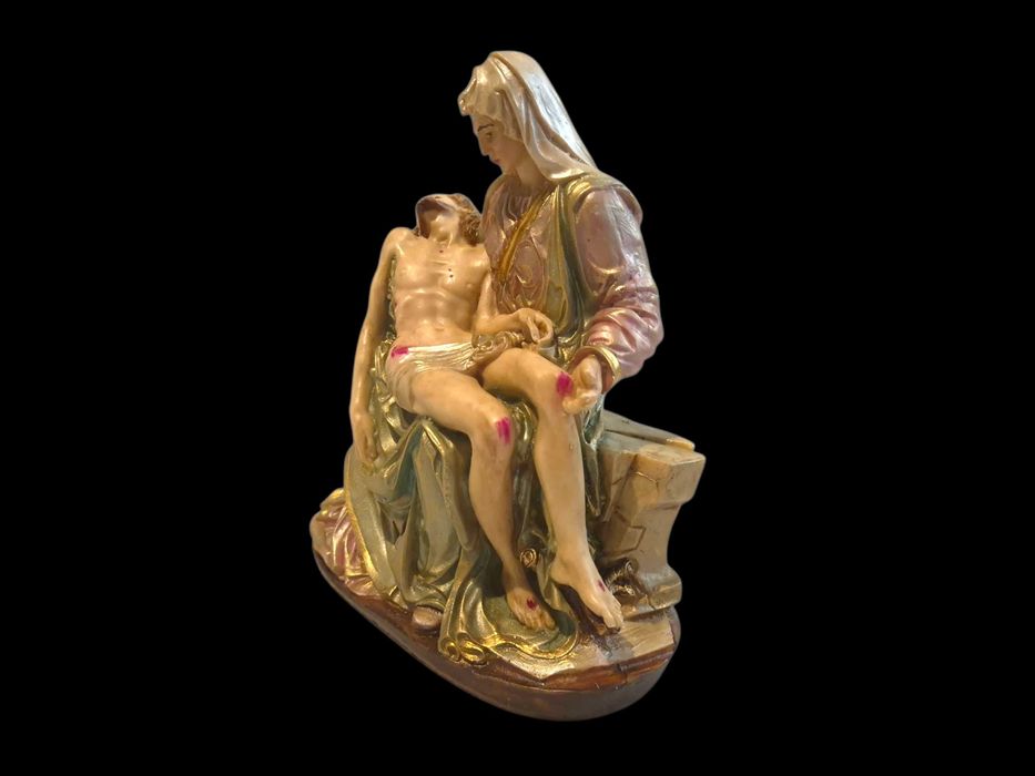 Pieta em Marfinite (2kg) c/ 22 cm de altura