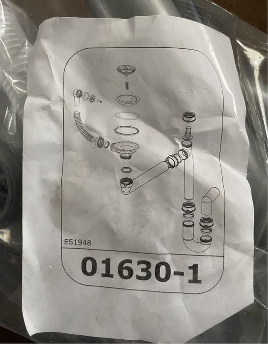 Syfon zlewozmywakowy.