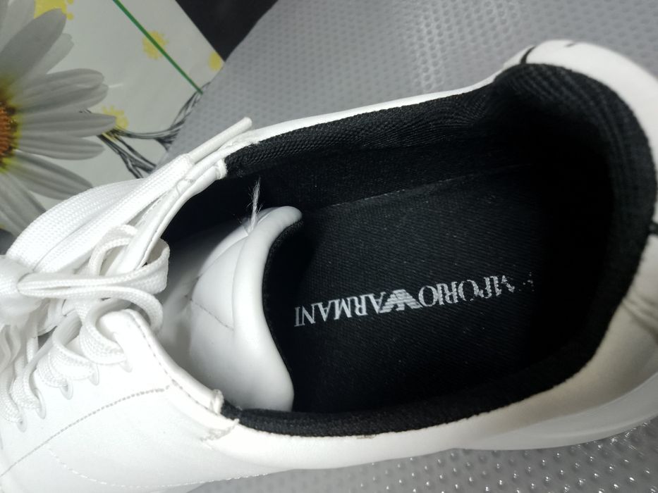 Niesamowite skórzane sneakersy Emporio Armani 44