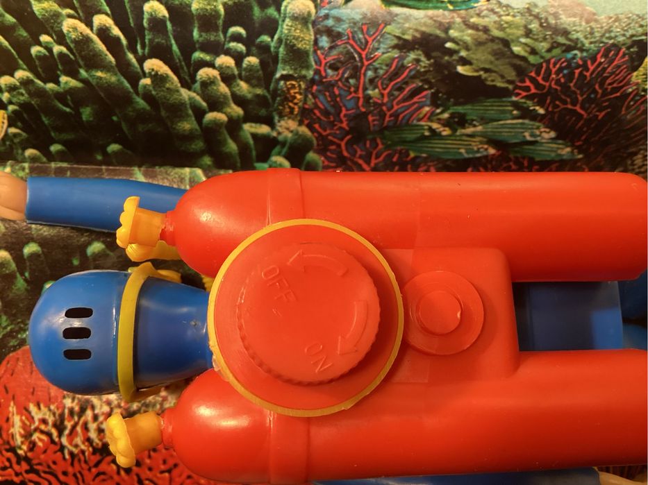 Mergulhador Frogman Playart toys brinquedo que nada com pilha