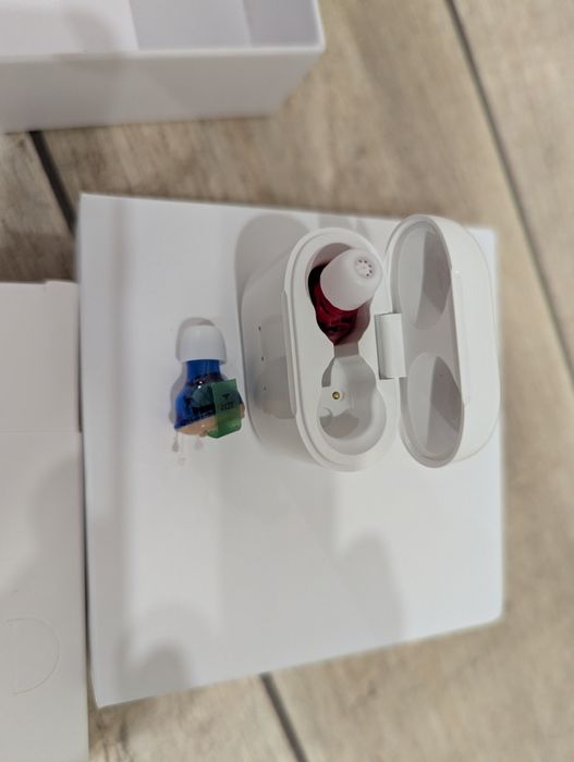 Слуховий апарат новий