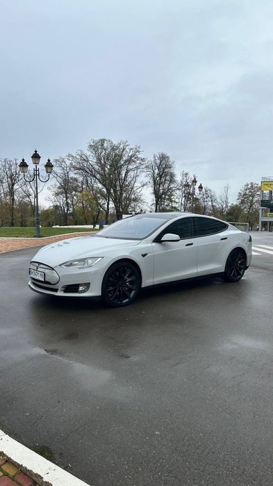 Tesla Model S 2013 p85+