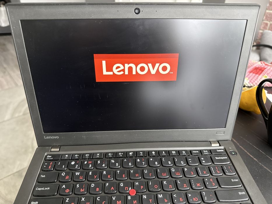 ноутбук  Lenovo ThinkPad X270 з Intel Core i5-6300U 2.4 GHz, 8 ГБ RAM