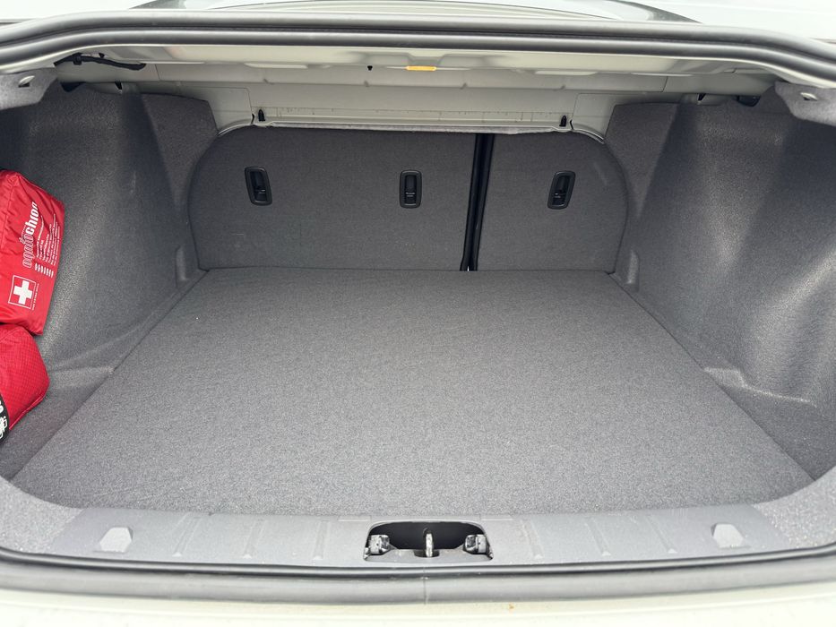 Продам Volvo S40  2012  2.0бенз  145кс  акпп  85000км