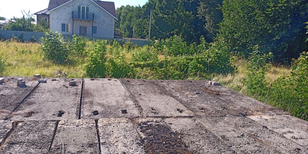 Ділянка під будівництво.