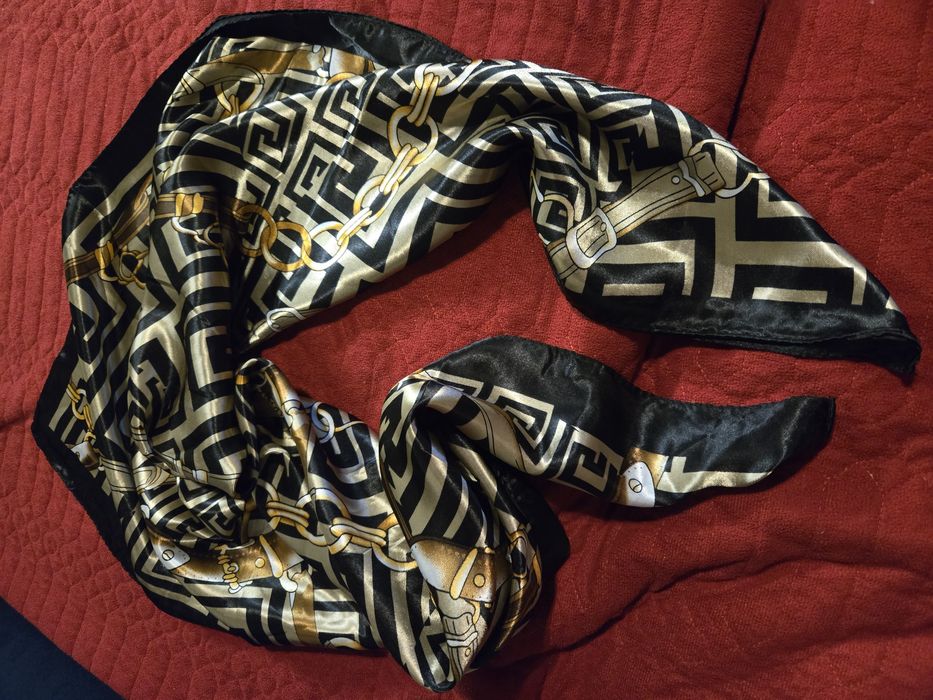 Chusta damska wiosenna.