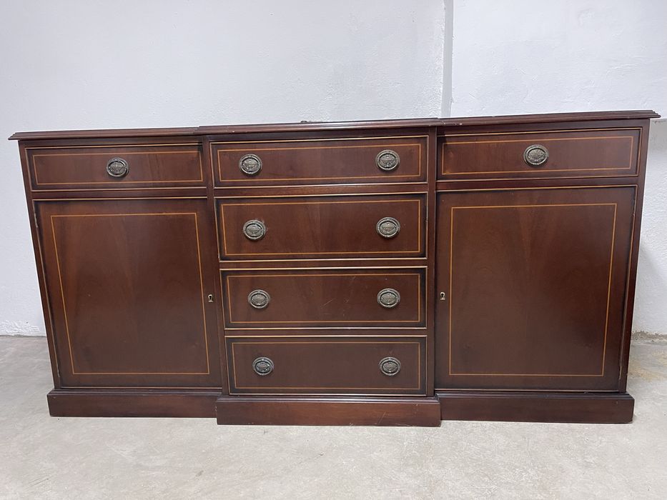 Aparador Estilo Inglês (8 & 80)