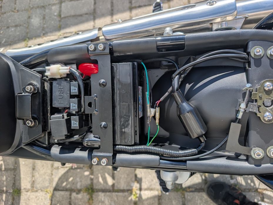 Um renegade scrambler 125