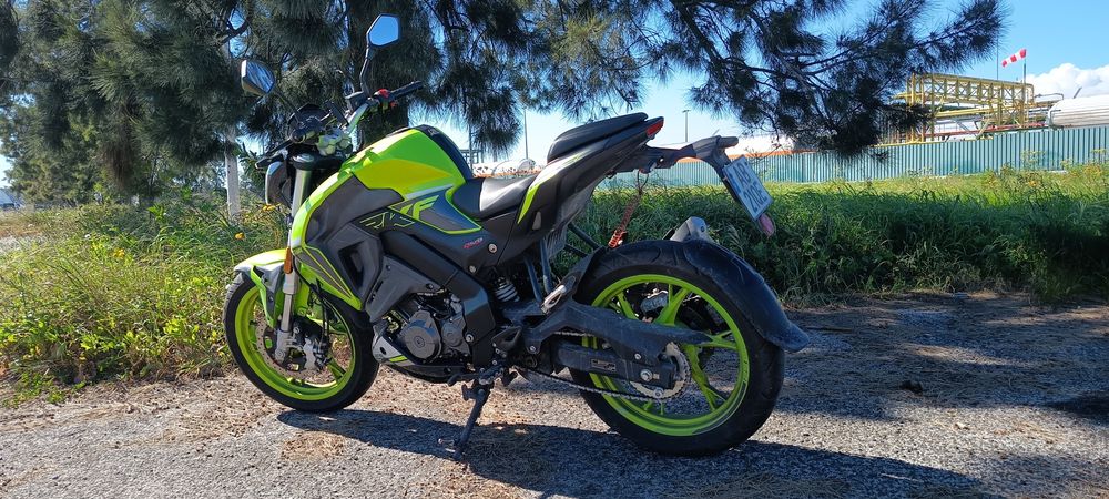 Moto    125   cc