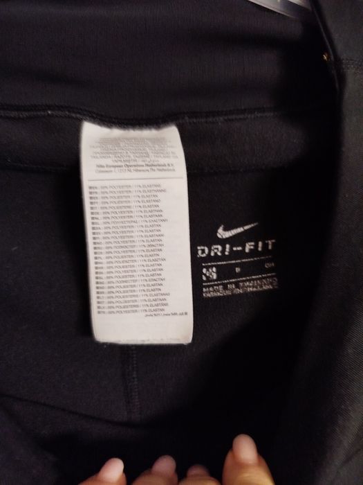 Spodnie dresowe damskie ocieplane Nike rozmiar S stan bardzo dobry