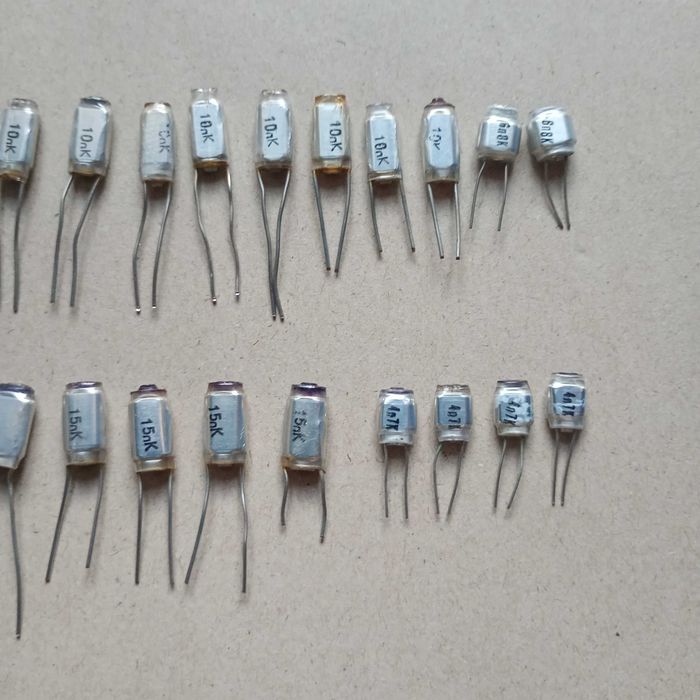 Część elektroniczna, kondensator