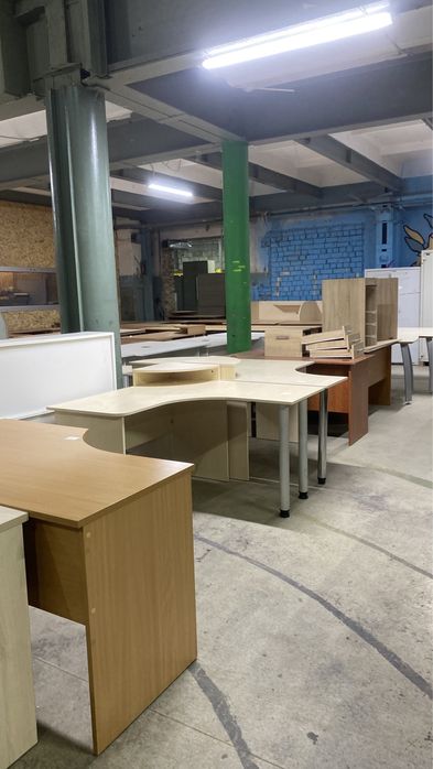 Офісні столи