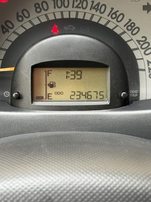 Carro sirion 1.o 2004