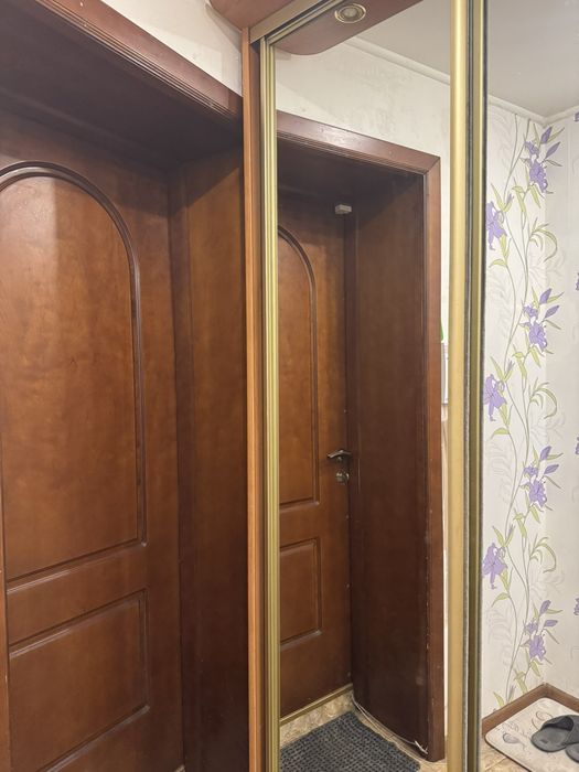 Продам двокімнатну квартиру в центрі Василькові