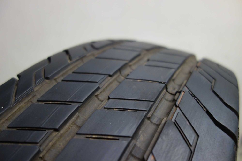 Opony letnie 205/65/16C - CONTINETNAL Conti Van Contact 100