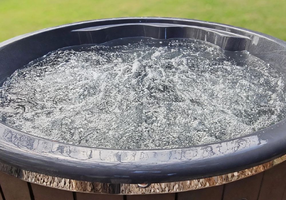 Domek nad jeziorem, jacuzzi ,rzeczka, Giżycko,Mazury, wolne terminy