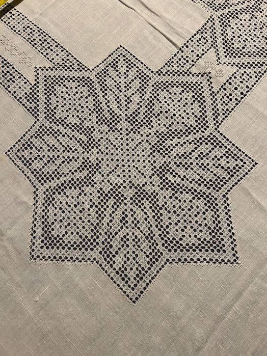 Toalha rectangular em bordado de crivo