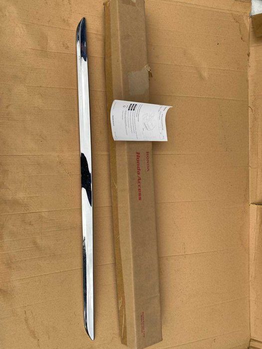 Honda CR-V IV Listwa Klapy Bagaznika OEM