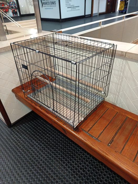 Gaiola para papagaio com umas horas de uso rigorosamente nova