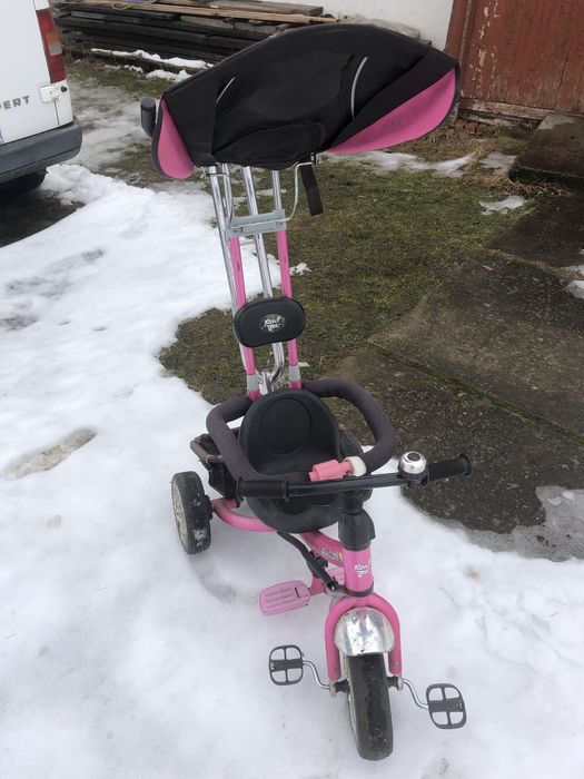 Дитячий велосипед з батьківською ручкою.