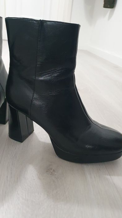 Botins Pretos n.39