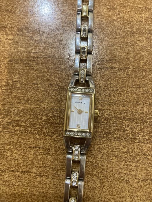 Годиник Fossil зі стразами