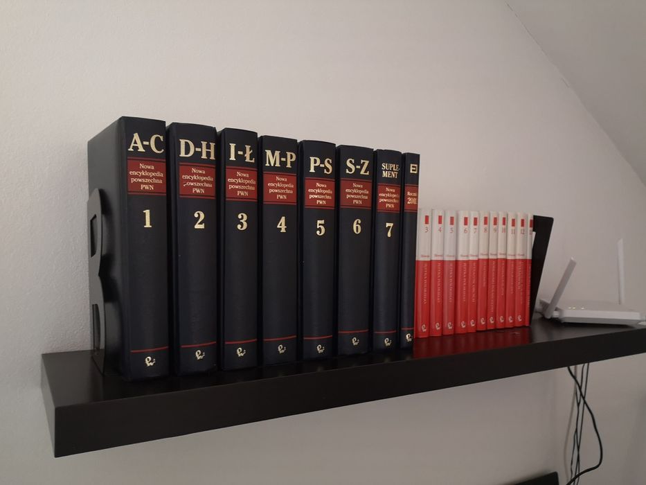 Komplet mebli do mieszkania / do biura