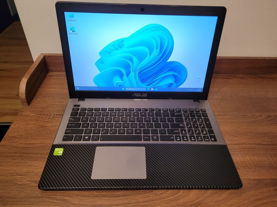 Laptop Asus - i5_2.6GHz/ GeForce_GT720M_2GB/ 8GB_RAM/ SSD_240GB