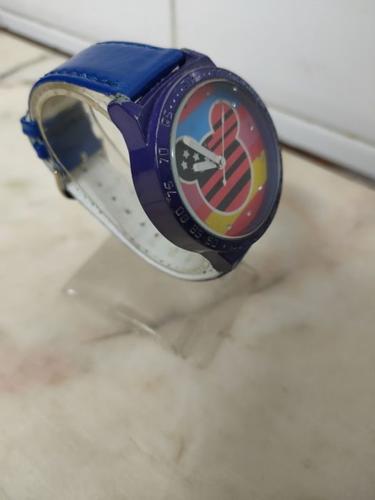 Relógio Usado com pouco uso, muito bonito unisexy