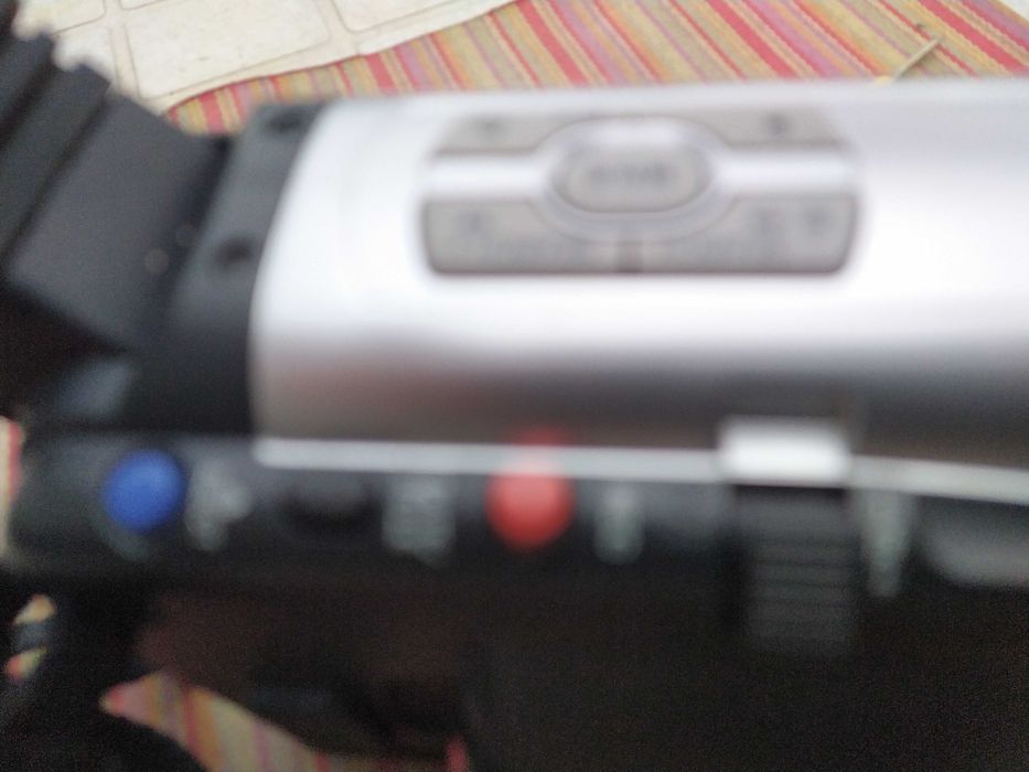 camera de filmar com alguns anos como nova.