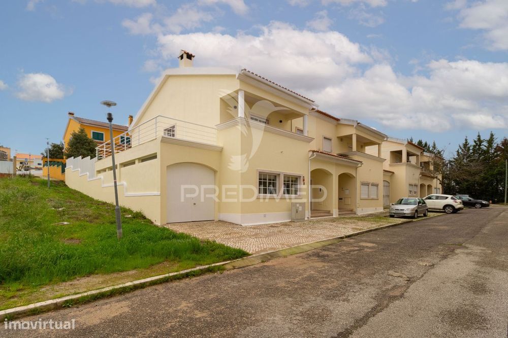 Moradia T4 +1 com Anexo Urbanização Serra Grande – Palmela