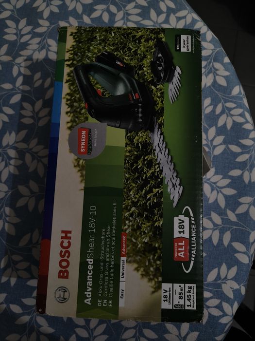 Corta sebes. Tesoura de relva sem fios