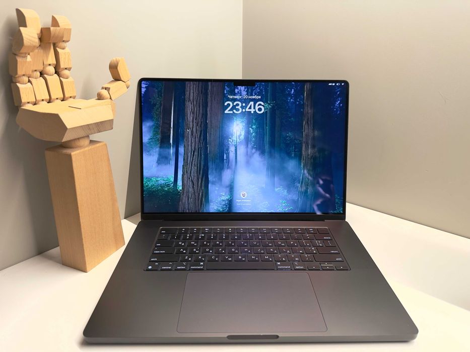 MacBook Pro 16-inch M4 Pro 24GB RAM 512GB SSD Space Black MX2X3LL/A