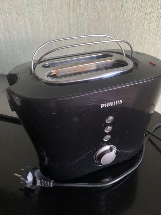 Тостер Philips.